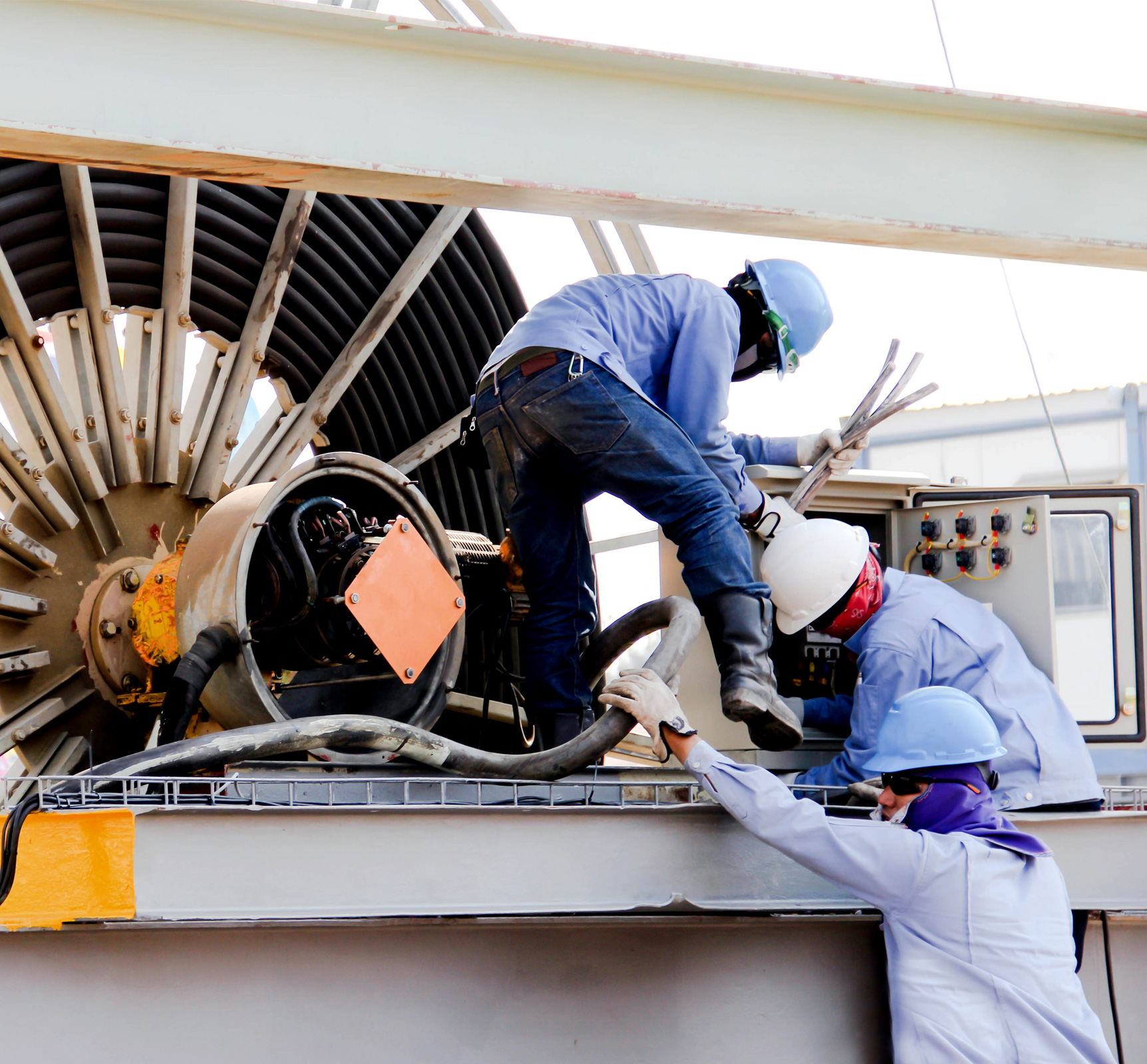 电缆承包商测试解决方案