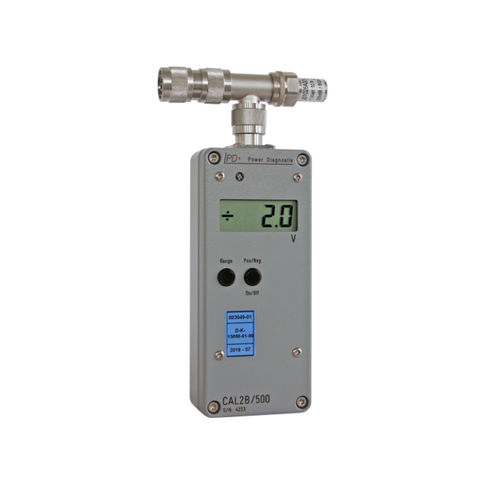 CAL1、CAL2 和 CAL3 校准脉冲发生器